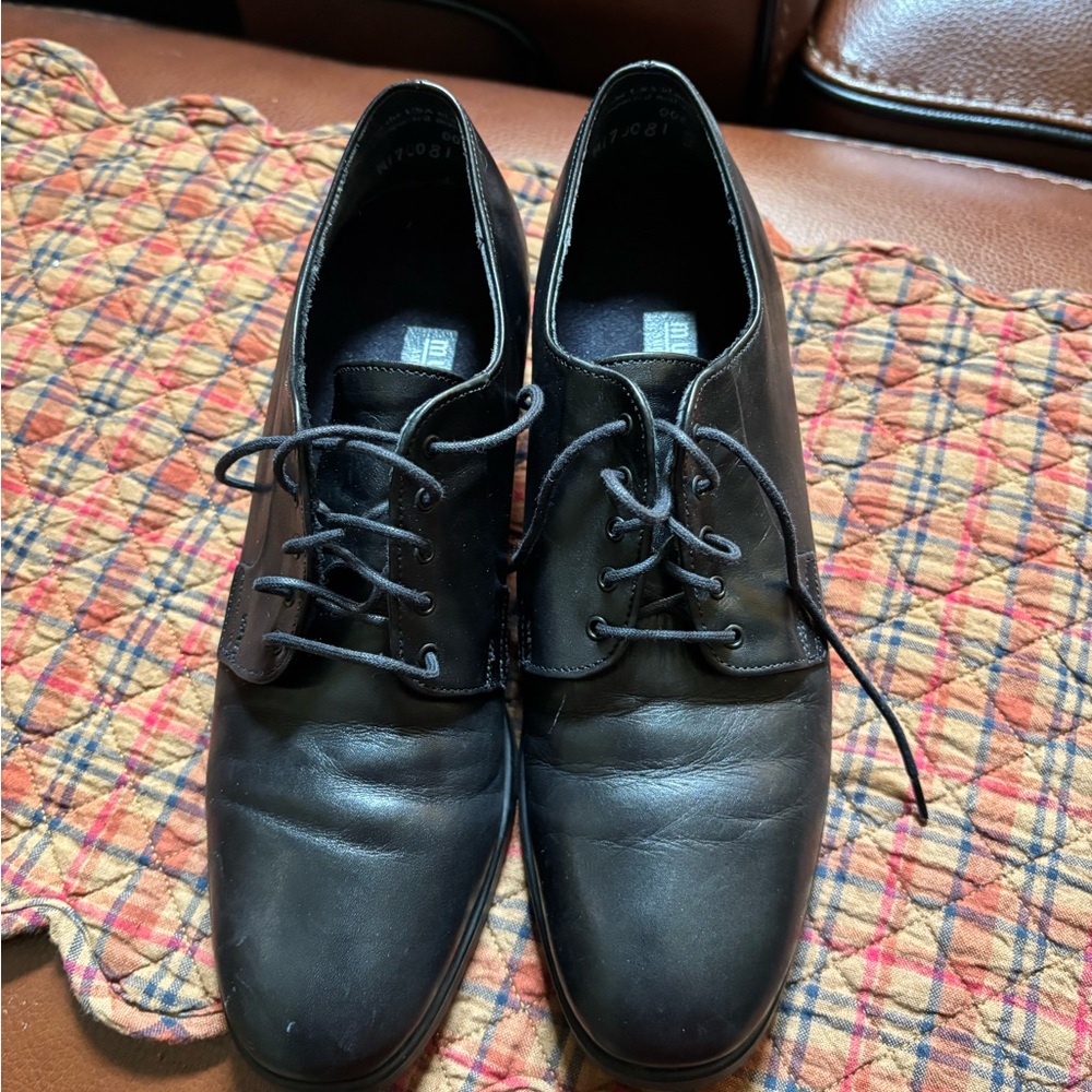 Munro Black Classic Leather Oxfords